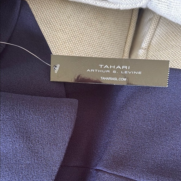 Tahari ASL skirt suit - Picture 4 of 4